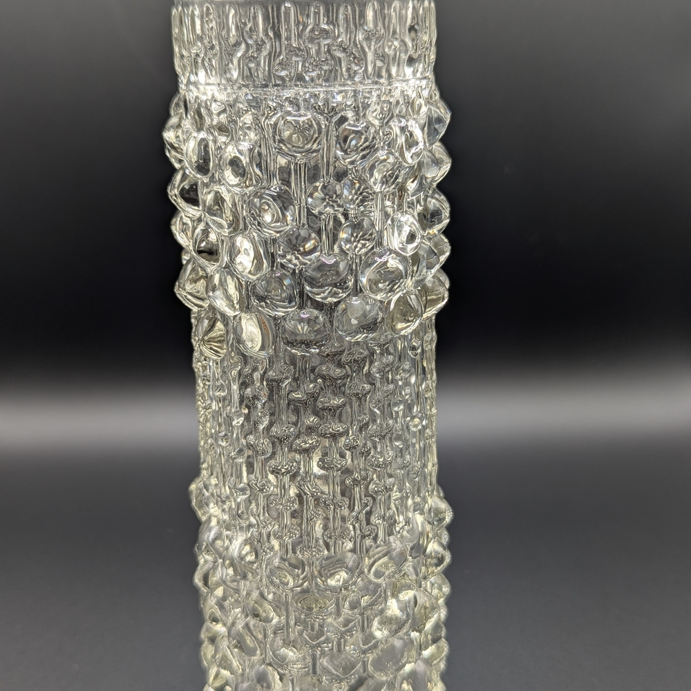 Elegant Clear Glass Vase - Picture 12 of 12